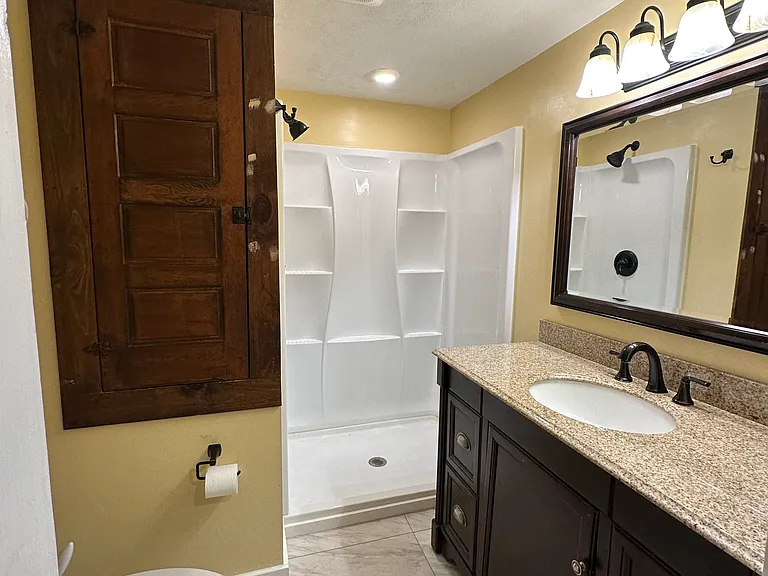 452 Whittier Ave — Photo 10