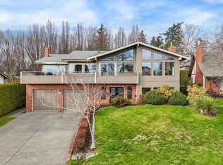 890 Denford Cres, Saanich, BC V8X 4N1