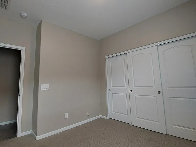 1025 S 200th Ln — Photo 21