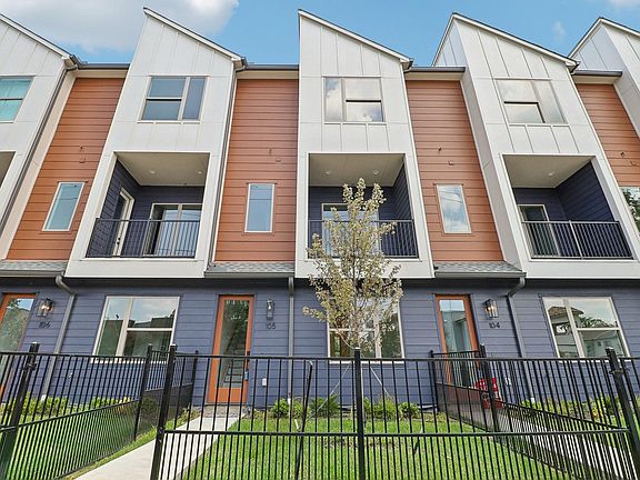 2nd image of 4204 San Jacinto St #104