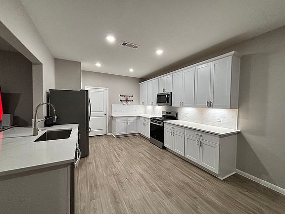 4th image of 17706 Vernonia Ln