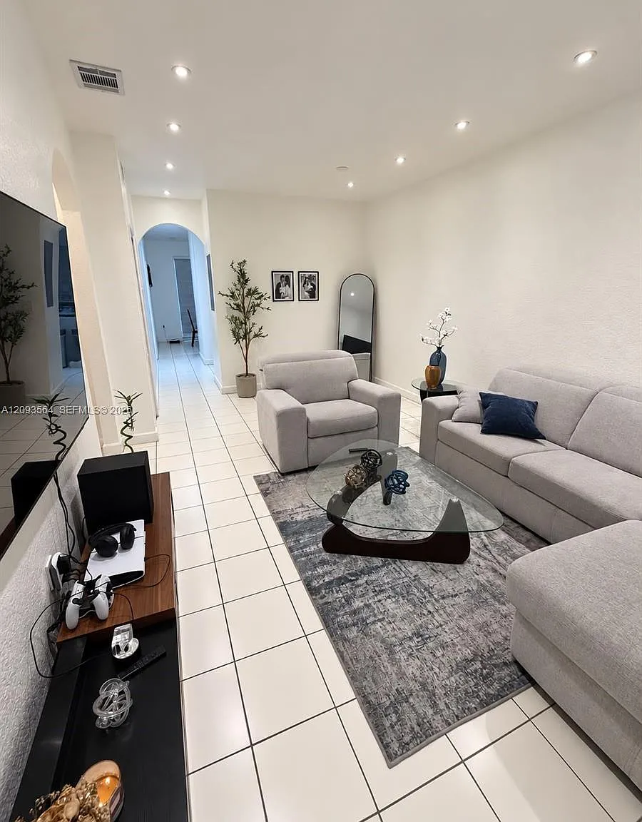 Shoma Homes At Country Cl — Photo 4