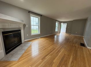 90 Barbara Ln, Hudson, NH 03051
