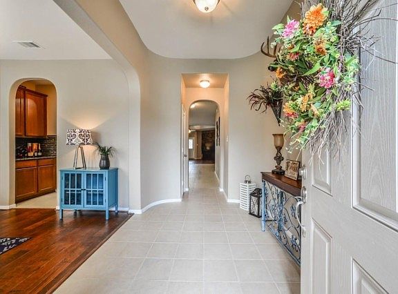 3rd image of 919 E Tide Bay Cir