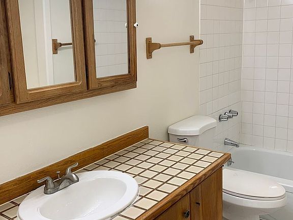 5th image of 2906 Willow St #11368979