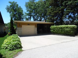 28974 W Manitoba Trl, McHenry, IL 60051