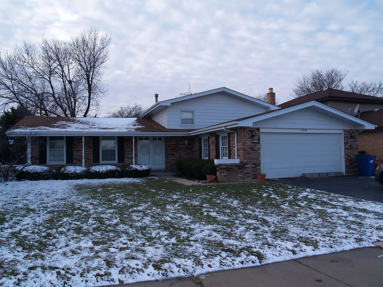 17040 Cregier Ave photo 1