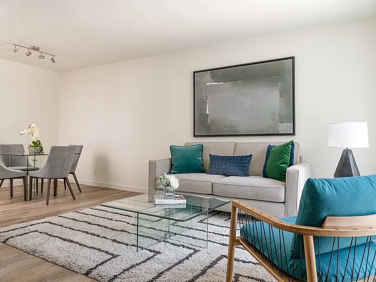 13429 Moorpark St — Photo 11