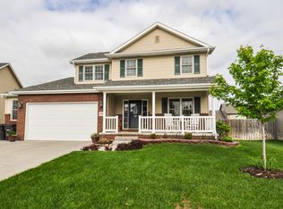 8940 Del Rio Dr, Lincoln, NE 68516