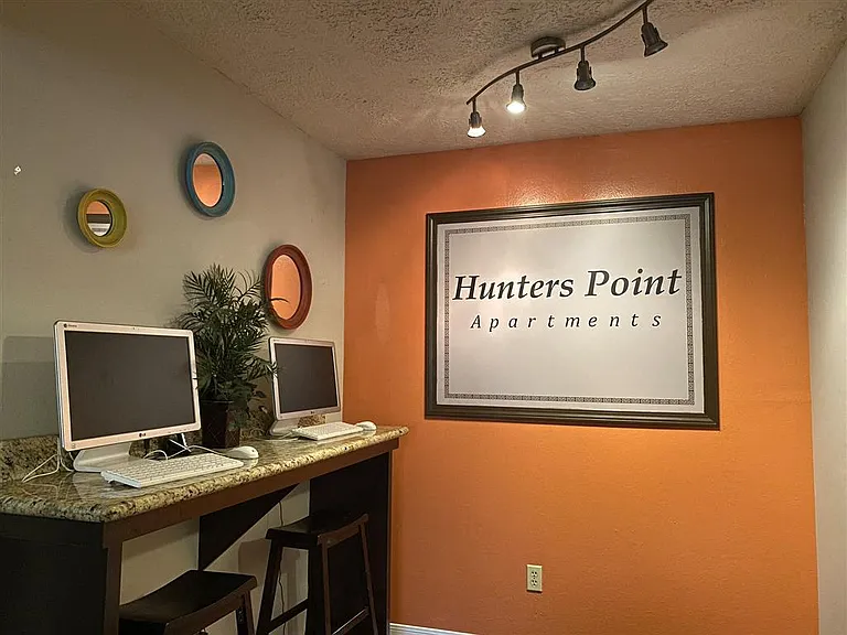 Hunters Point — Photo 46