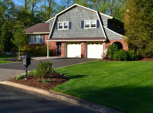 29 Dogwood Ln, Montvale, NJ 07645