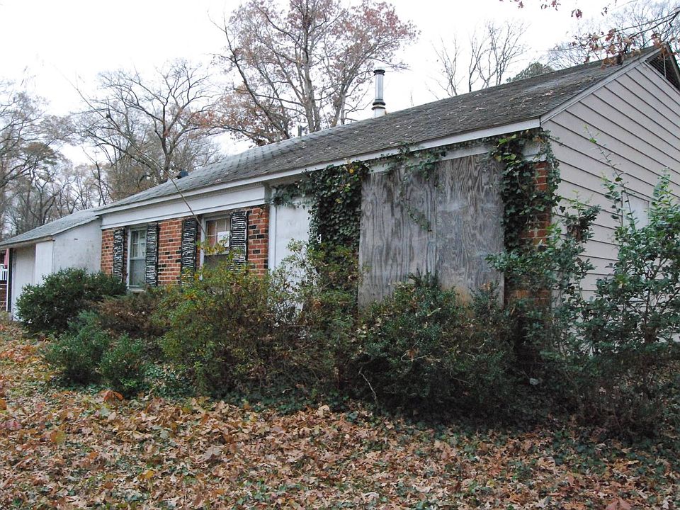 2nd image of 209 Lasalle Dr