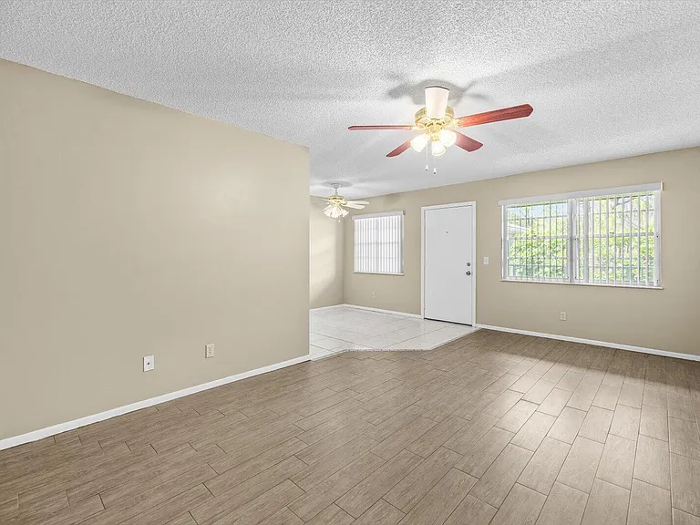 29 Lake Vista Trl #205 — Photo 15