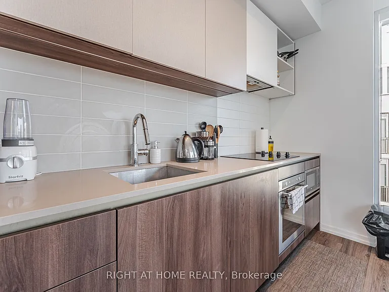7890 Jane St #508 — Photo 37
