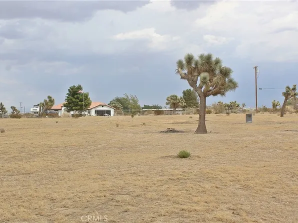 111 La Mirada Rd, Phelan, CA 92371