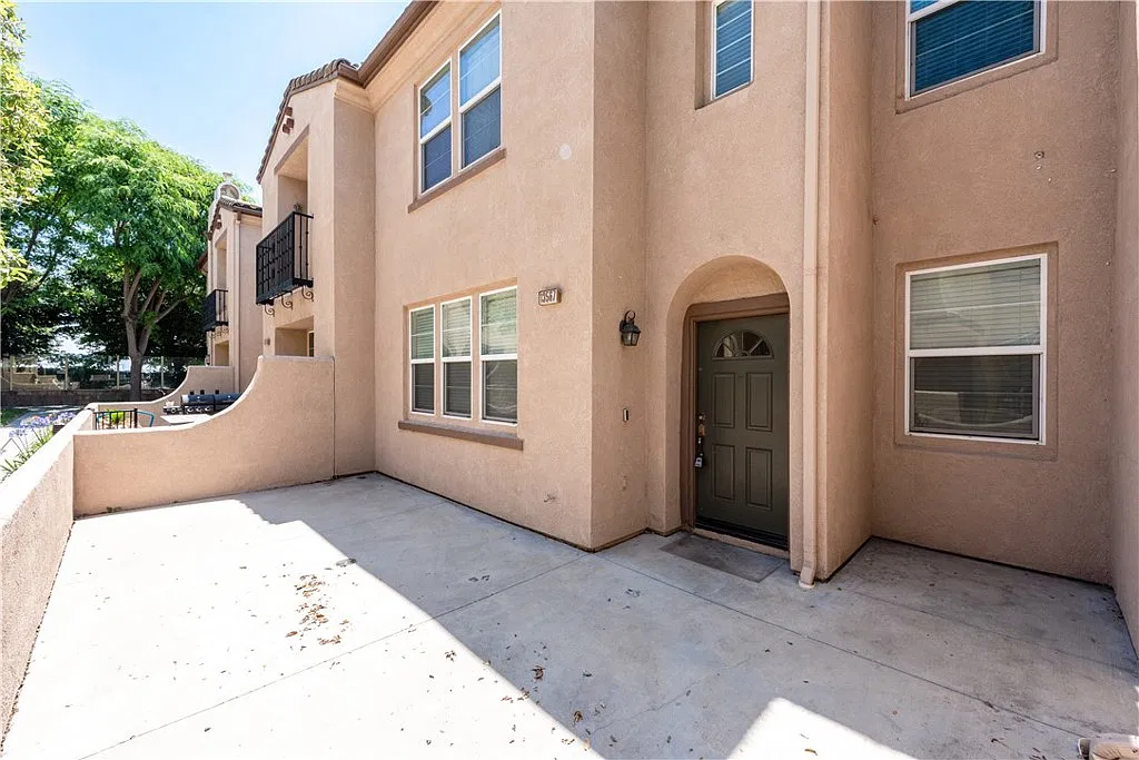 3 bed, 2.5 bath, 1530 sqft, $3,050 — Photo 4