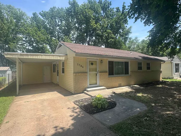 1706 Mound St, Winfield, KS 67156
