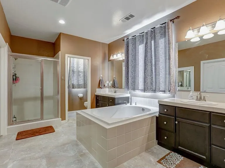2525 W Connelly Ave — Photo 11