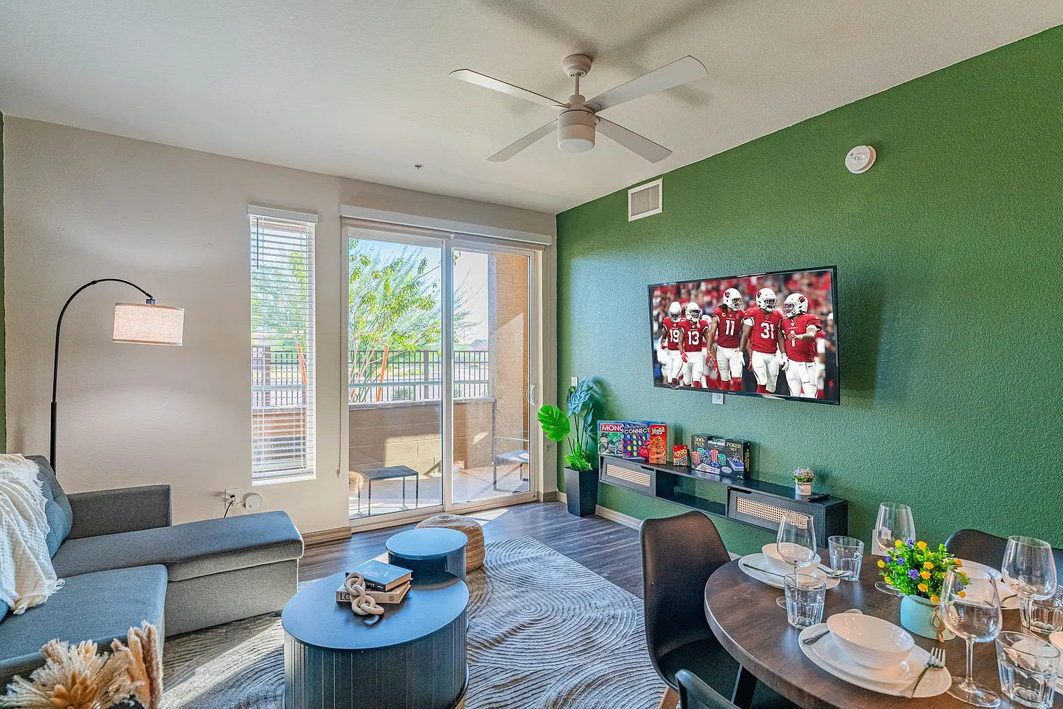 3 bed, 2.0 bath, 893 sqft, $4,186 — Photo 4