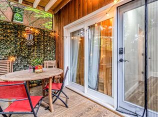 2111 W Roscoe St #1R, Chicago, IL 60618