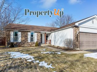 1300 Red Coach Ln, Algonquin, IL