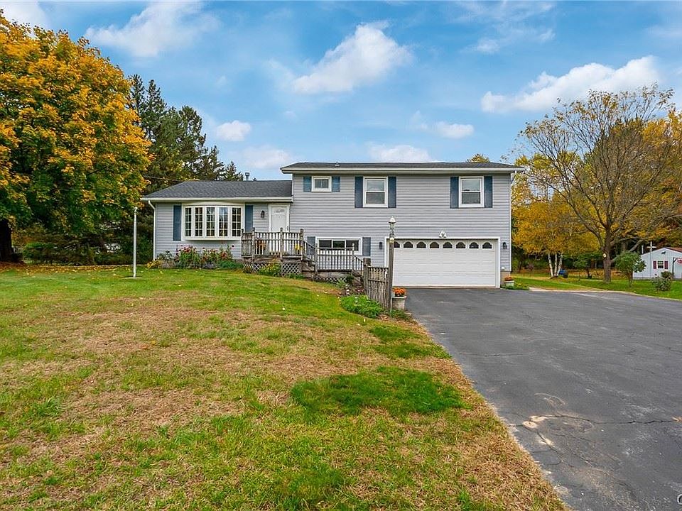 1st image of 12 Sherwood Cir