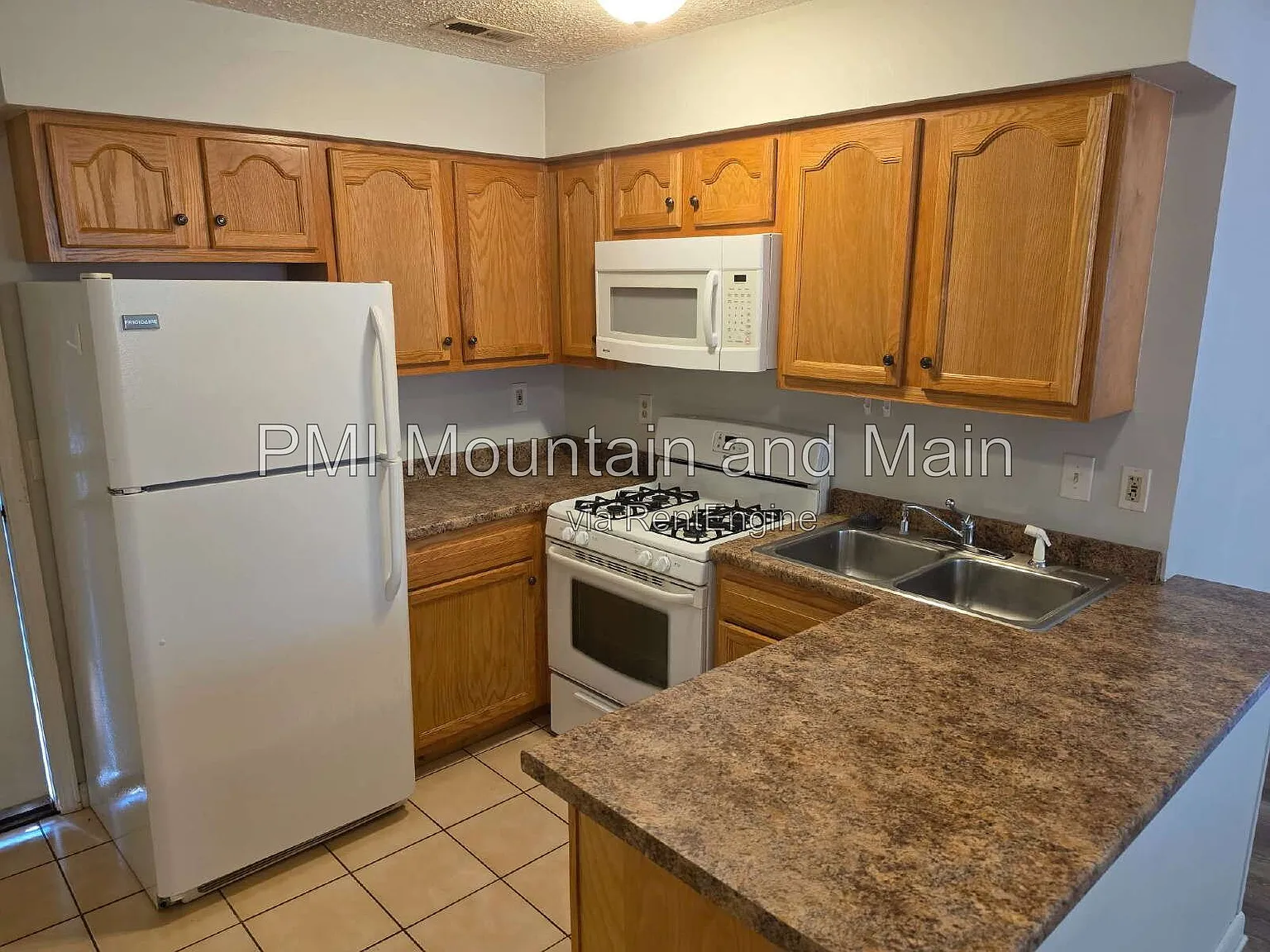 1 bed, 1.0 bath, $1,400 — Photo 3