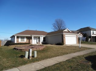 917 Oak Ridge Dr, Streamwood, IL 60107