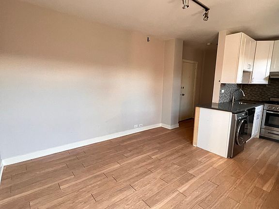 4th image of 513 W Belmont Ave #4