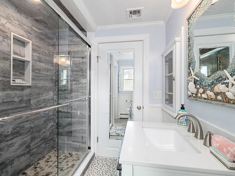 35 Willow Ave — Photo 7