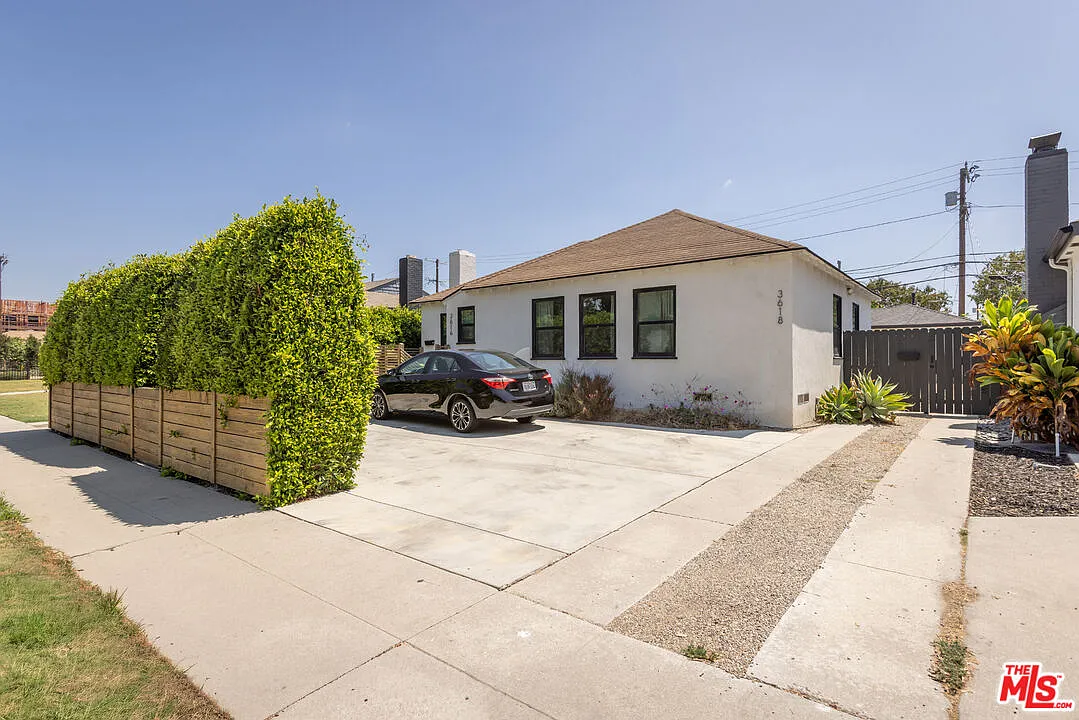 2 bed, 1.0 bath, 650 sqft, $3,488 — Photo 4