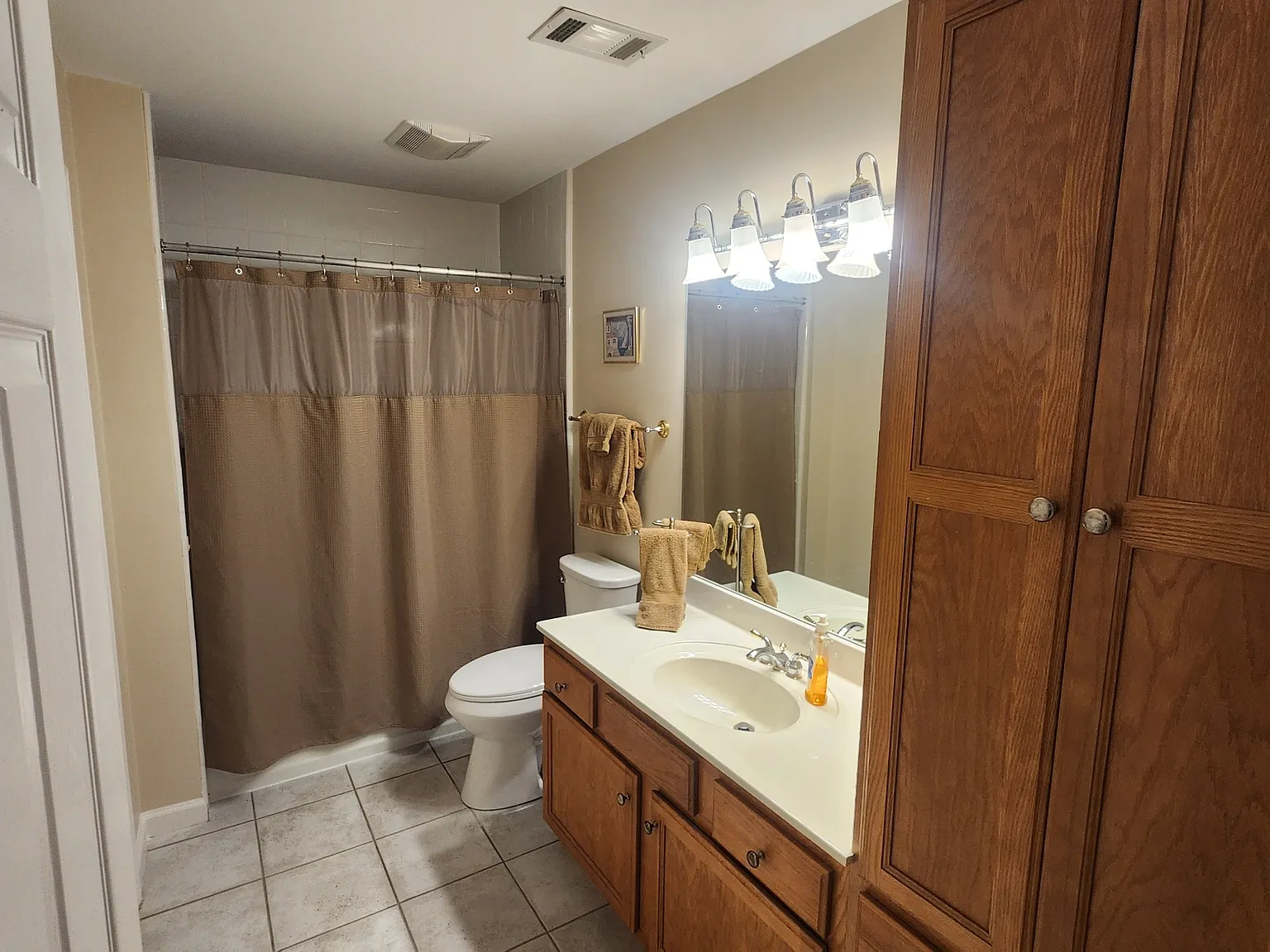 2 bed, 1260 sqft, $2,330 — Photo 3