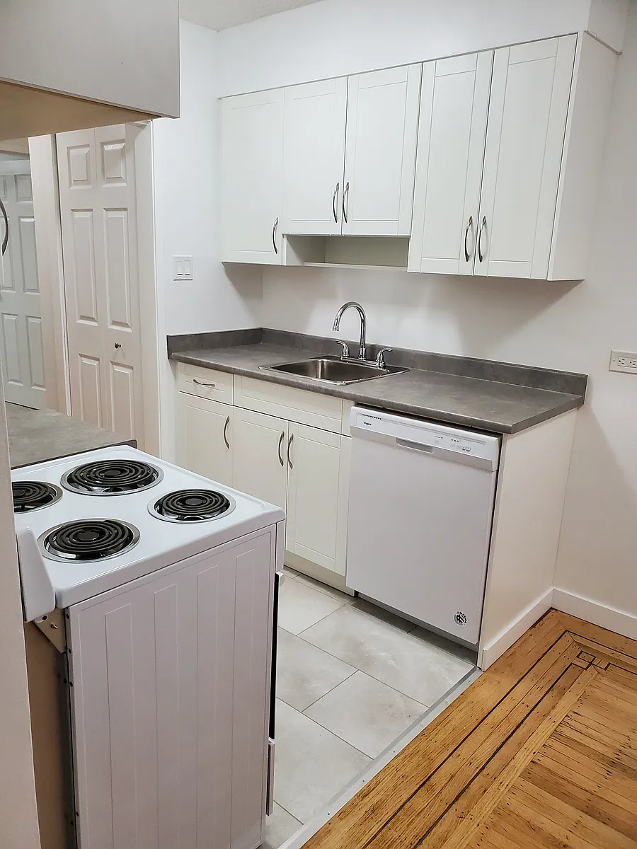 Building Photo - 321 Agnes St #17