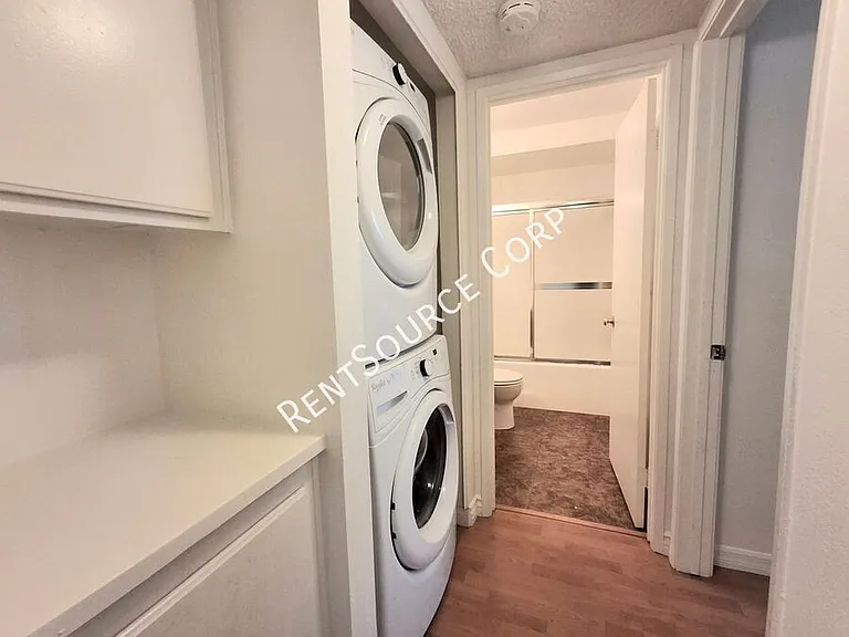 20345 Rue Crevier #507 — Photo 11