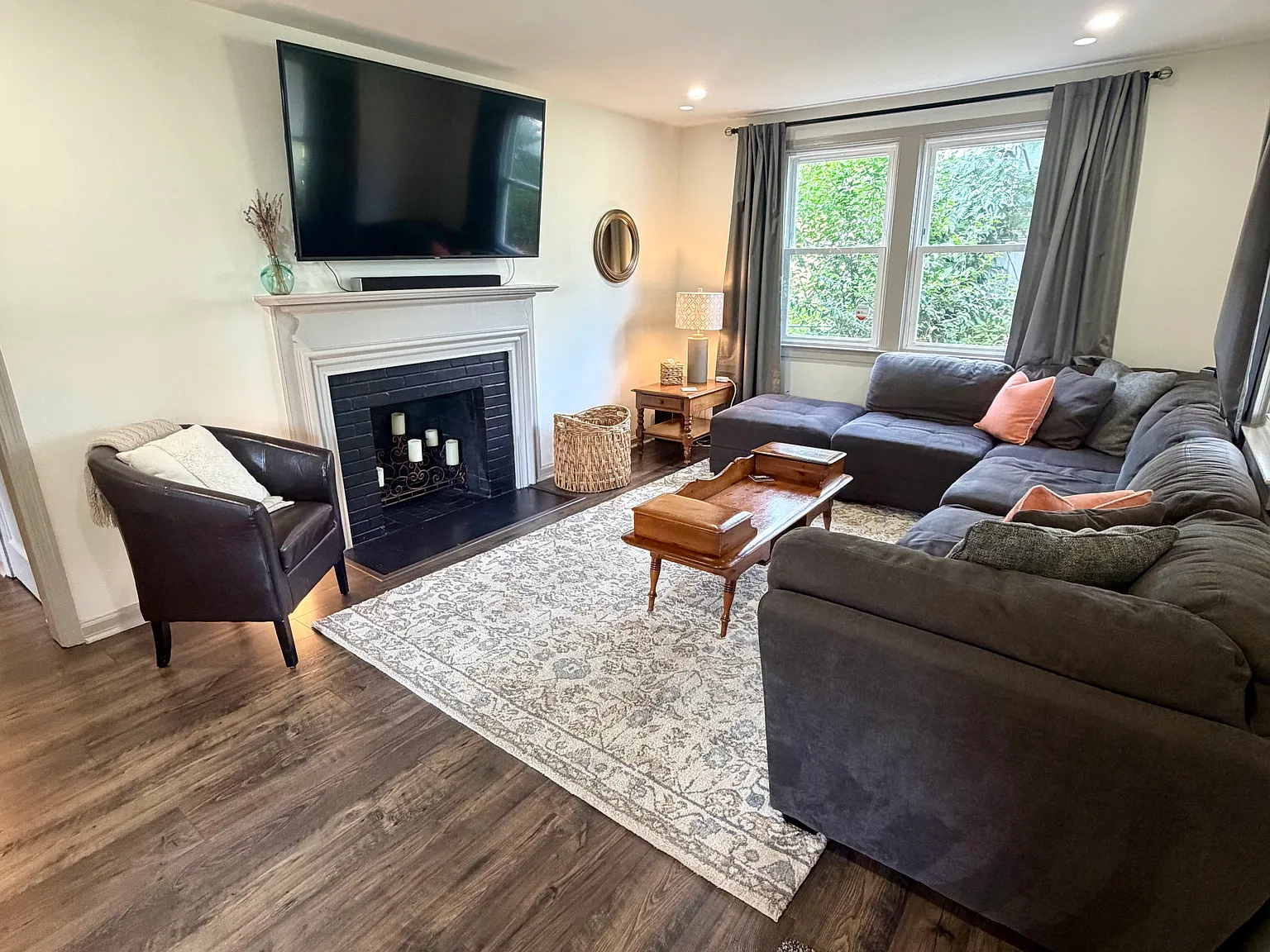 3 bed, 1050 sqft, $2,895 — Photo 4