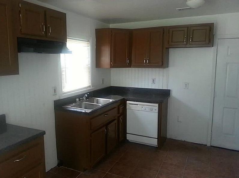 2nd image of 763 Lee Andrews Ave SE