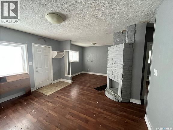 4th image of 812 99th St