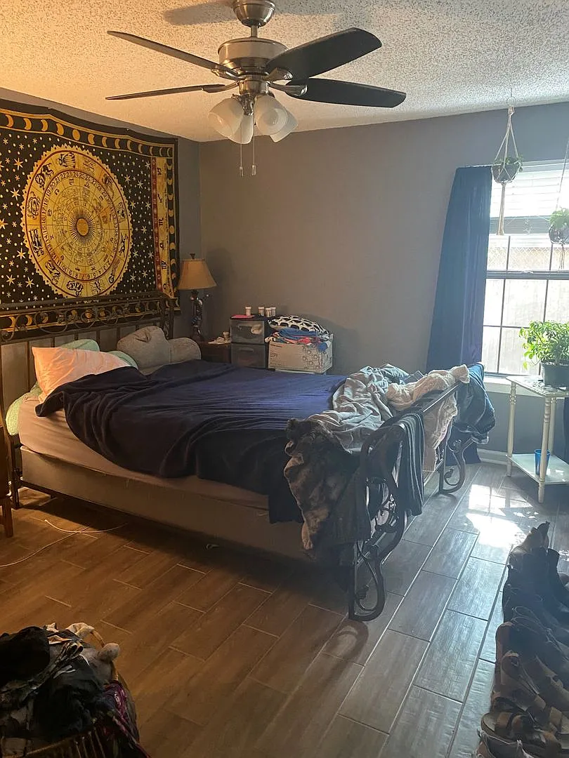 EL107 — Photo 3