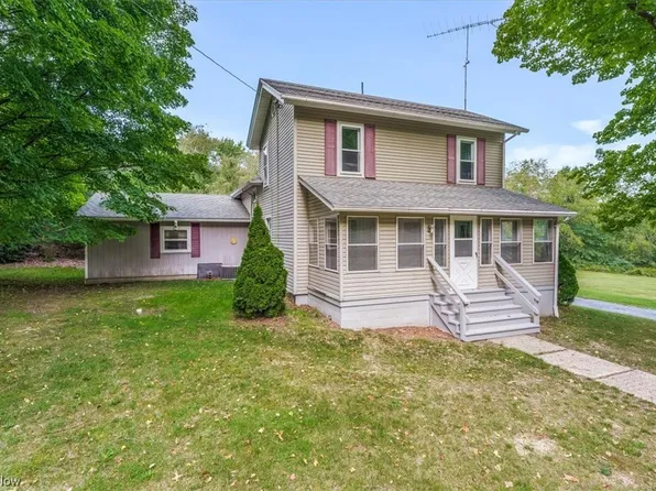 7335 Stateline Rd, Burghill, OH 44404