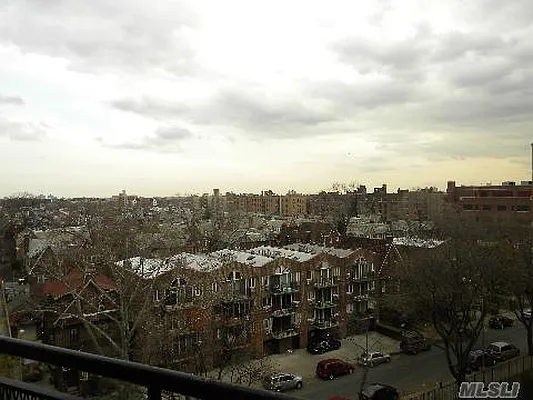 Sold by Douglas Elliman | media 22