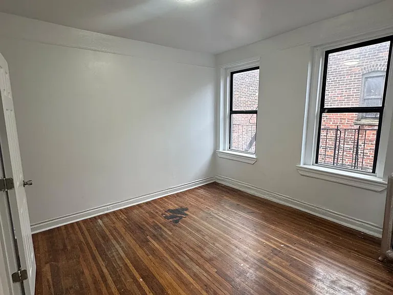 2315 Crotona Ave #5C — Photo 4