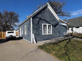218 W Maple St, Bucklin, KS 67834