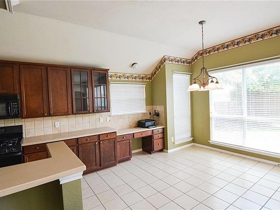3rd image of 3302 Edgebrook Ct