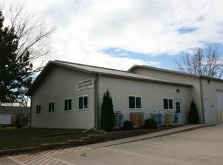 1110 Hawkeye Dr #D, Hiawatha, IA 52233