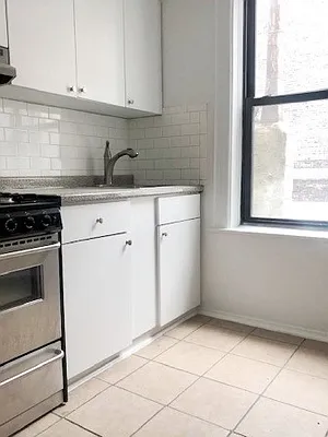 Rented by City Connections Realty | media 27