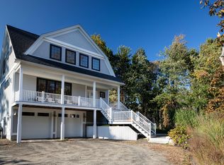 10 Aspetong Ave, Cape Neddick, ME 03902