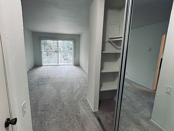 4th image of 1000 N Doheny Dr APT 106