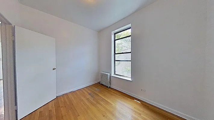 Rented by Bond New York | media 19