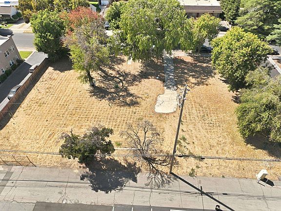 5th image of 234 N Maple Ave