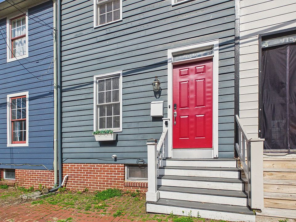 1st image of 919 Grand St